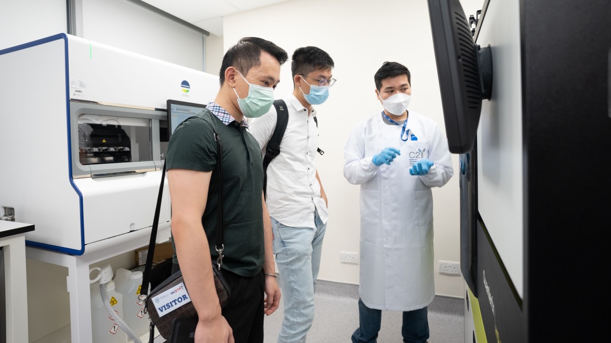 HKLSS Summer Interns Visit to Research Centres under InnoHK at HKSTP