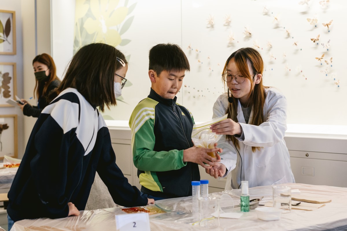 Workshop Highlight: Extracting DNA from Fruits