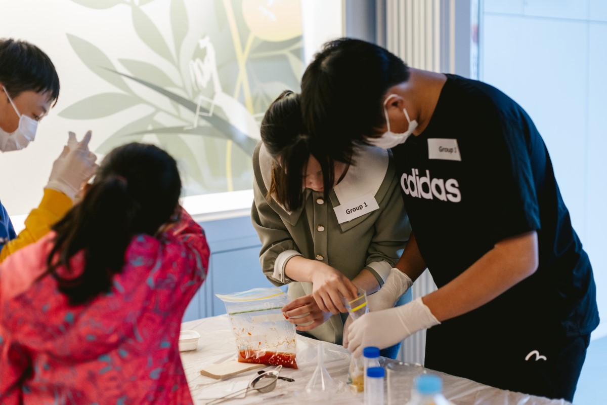 Workshop Highlight: Extracting DNA from Fruits