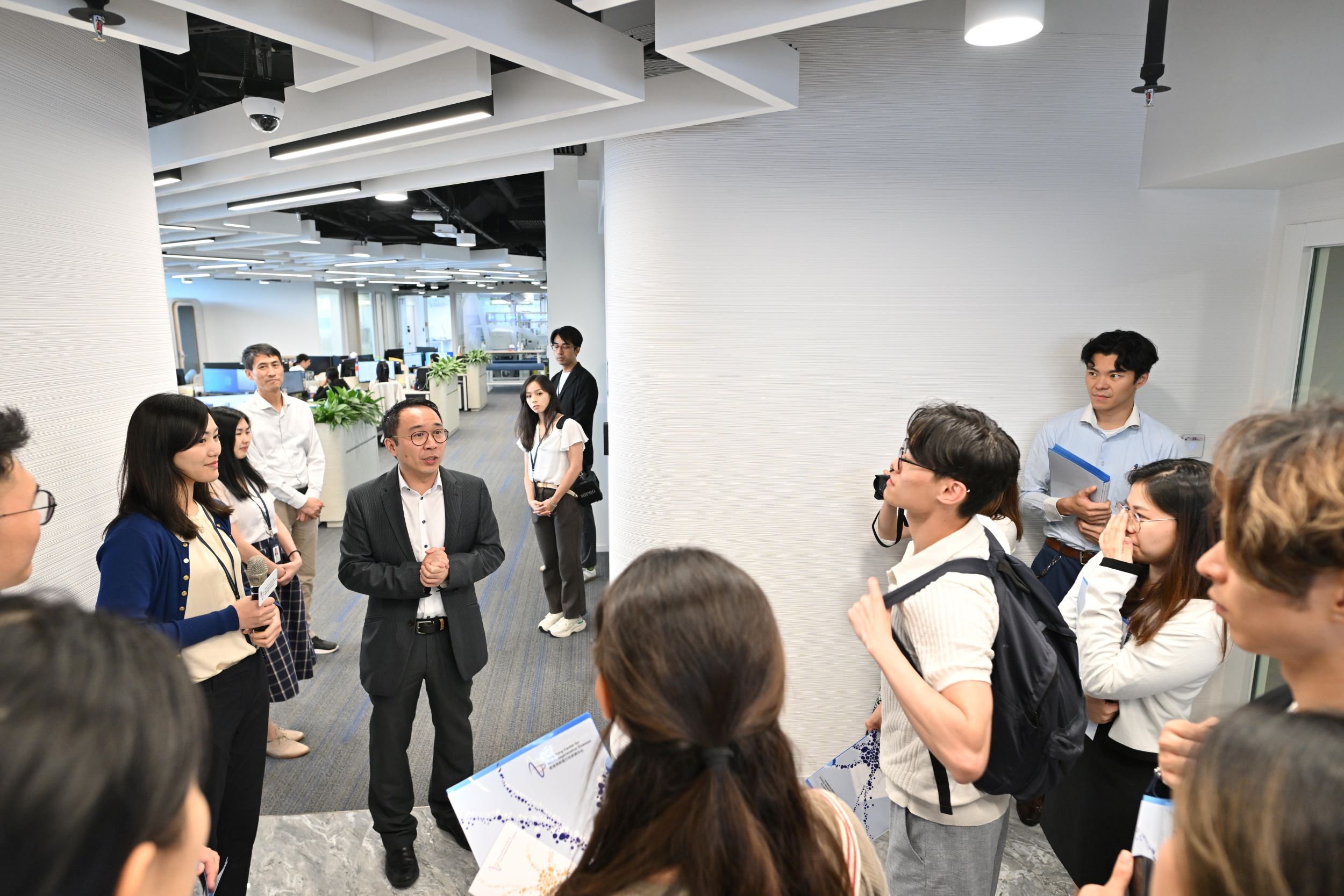 Summer Internship Program 2023: Visit to Research Centers under InnoHK at HKSTP